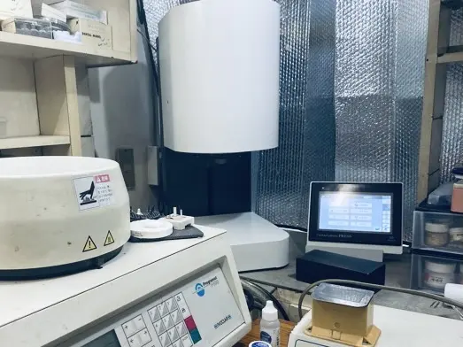ポーセレンプレス機