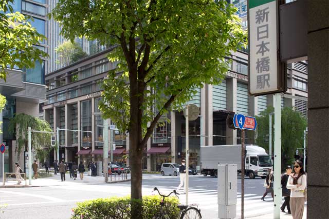 JR新日本橋駅の4番出口 地上